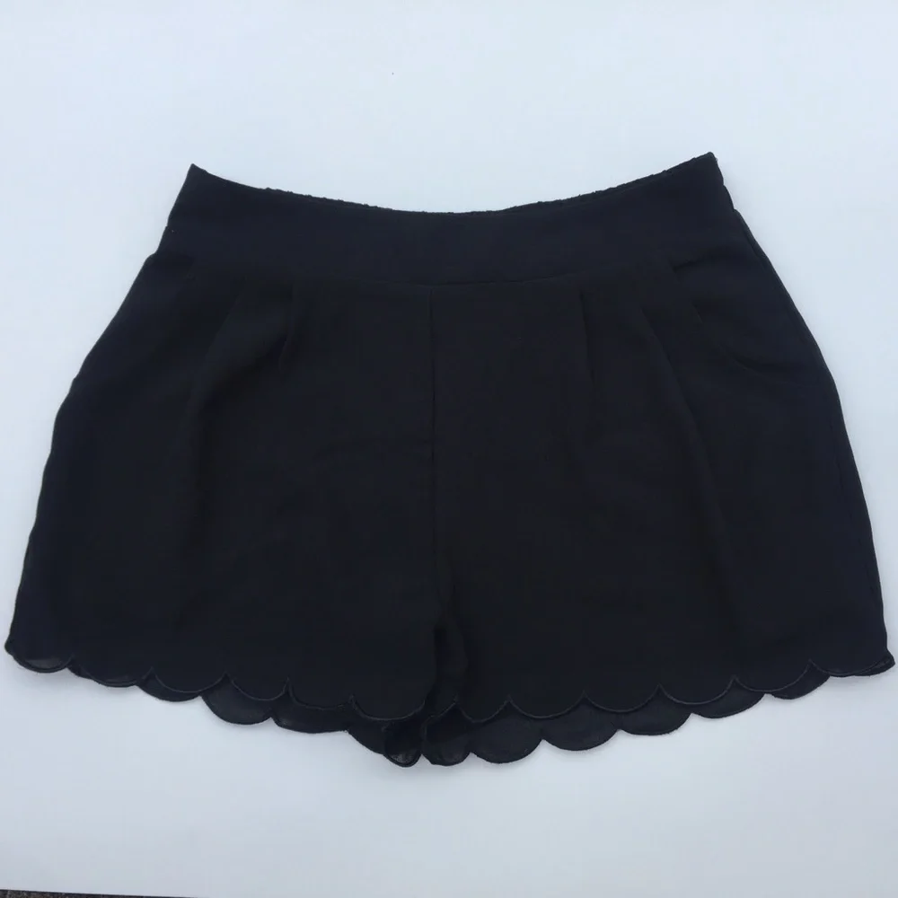 BLACK Scalloped Hem Dressy Pleated Pull On Shorts Sz S